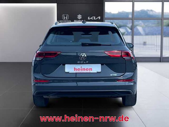 Volkswagen Golf VIII Variant 1.5 eTSI DSG Life NAV AHK SHZ