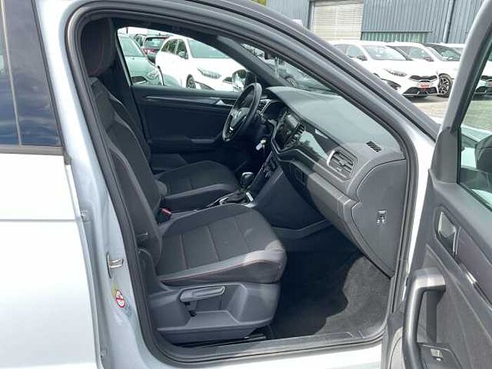 Volkswagen T-Roc 1.5 TSI DSG Sport LED+NAV+SHZ+PDC+Kamera