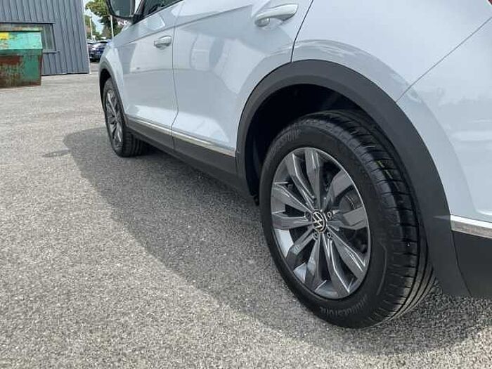 Volkswagen T-Roc 1.5 TSI DSG Sport LED+NAV+SHZ+PDC+Kamera