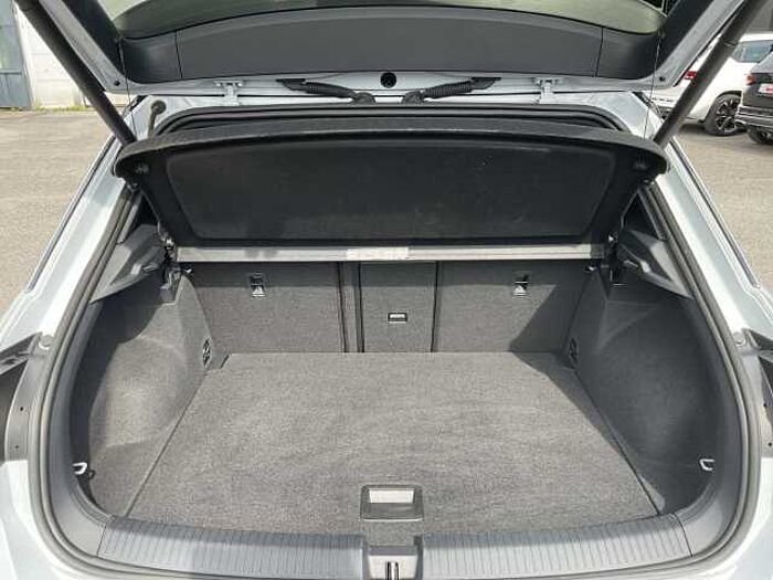 Volkswagen T-Roc 1.5 TSI DSG Sport LED+NAV+SHZ+PDC+Kamera