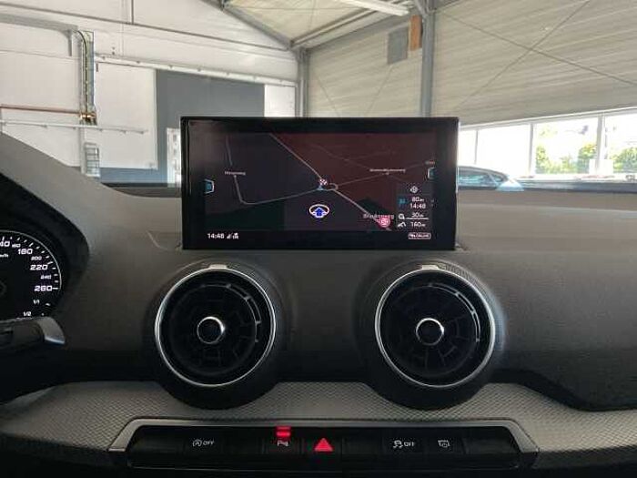 Audi Q2 35 1.5 TFI S-Tronic LED+Navi+SHZ+2xKlima+Kam. Basis