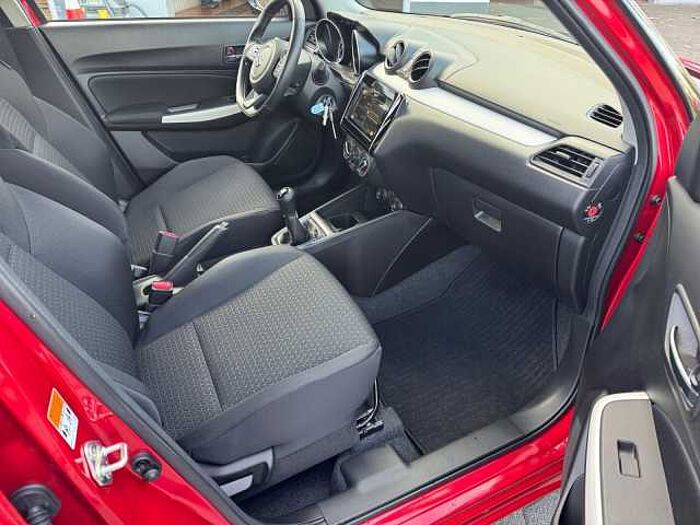 Suzuki Swift 1.2 Dualjet Comfort NAVI+DAB+RÜCKFAHRKAMERA