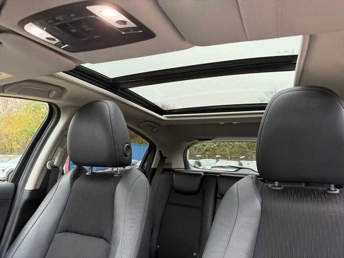 Honda HR-V 1.5 i-VTEC Executive LED+Navi+Pano+SD+SHZ
