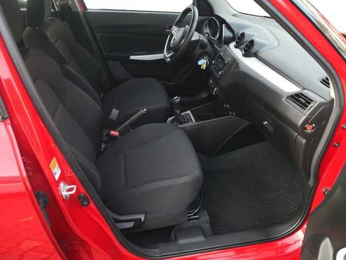 Suzuki Swift 1.2 Club Hybrid ACC+LED+DAB