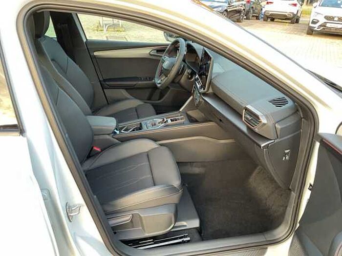 CUPRA Leon 1.5 eTSI DSG FULL LINK / PCC / LED Cupra