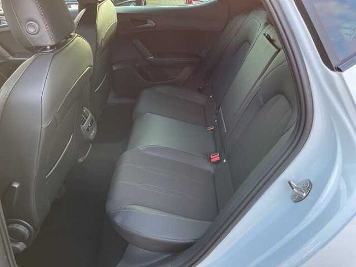 CUPRA Leon 1.5 eTSI DSG FULL LINK / PCC / LED Cupra