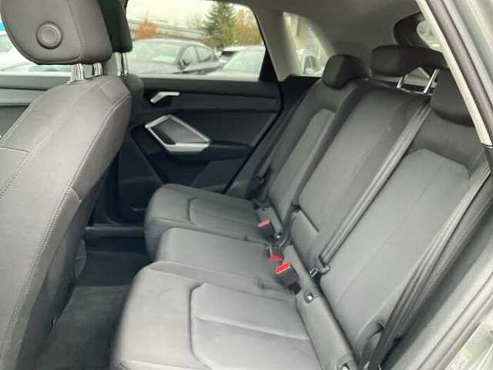 Audi Q3 35 1.5 TFSI S-tronic advanced NAVI LED PANO