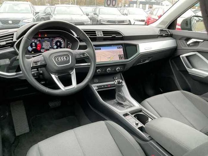 Audi Q3 35 1.5 TFSI S-tronic advanced NAVI LED PANO