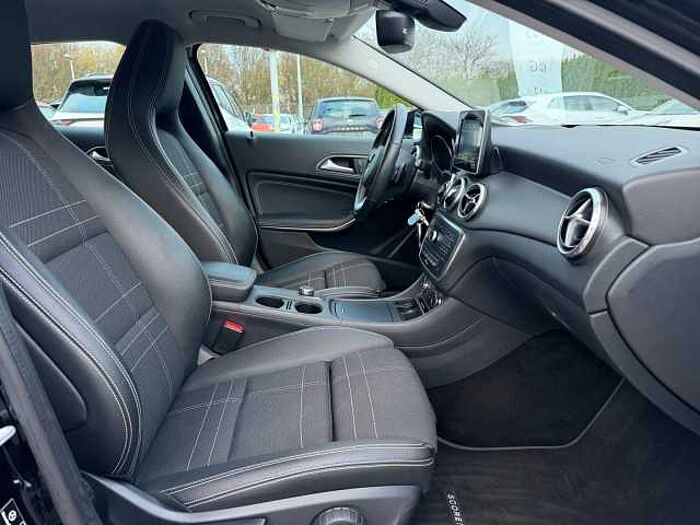 Mercedes-Benz GLA 200 Urban Score SHZ+Kam. +LM+PDC+ParkAss+Xenon