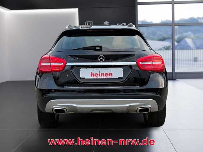 Mercedes-Benz GLA 200 Urban Score SHZ+Kam. +LM+PDC+ParkAss+Xenon