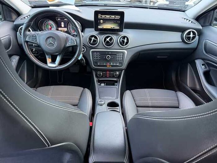 Mercedes-Benz GLA 200 Urban Score SHZ+Kam. +LM+PDC+ParkAss+Xenon