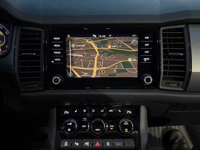 SKODA Kodiaq 2.0 TDI DSG Clever 4x4 NAVI LED AHK PANO