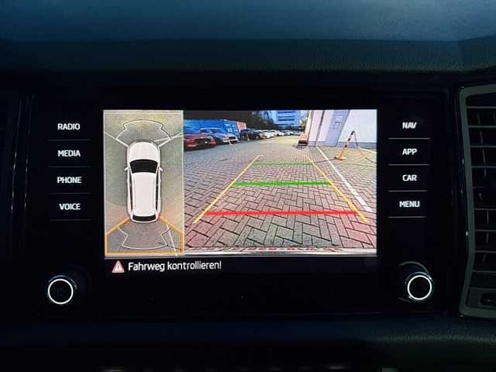 SKODA Kodiaq 2.0 TDI DSG Clever 4x4 NAVI LED AHK PANO