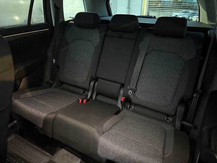 SKODA Kodiaq 2.0 TDI DSG Clever 4x4 NAVI LED AHK PANO