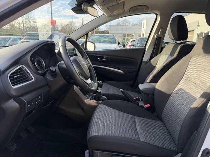 Suzuki S-Cross 1.4 Dualjet Comfort ACC+LED+Navi+LM SX4