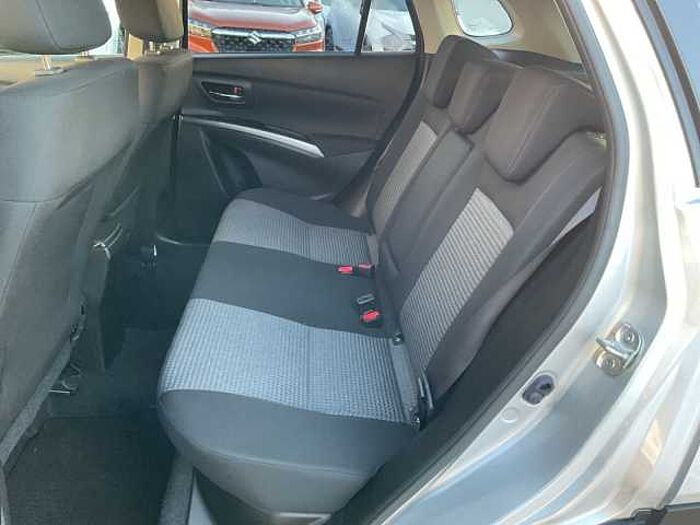 Suzuki S-Cross SX4 1.5 Comfort AGS LED+2xKlima+LM