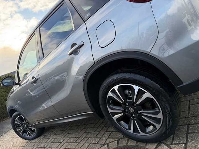 Suzuki Vitara 1.5 Comfort+ PLUS AGS ACC+LED+SD+SHZ+DAB