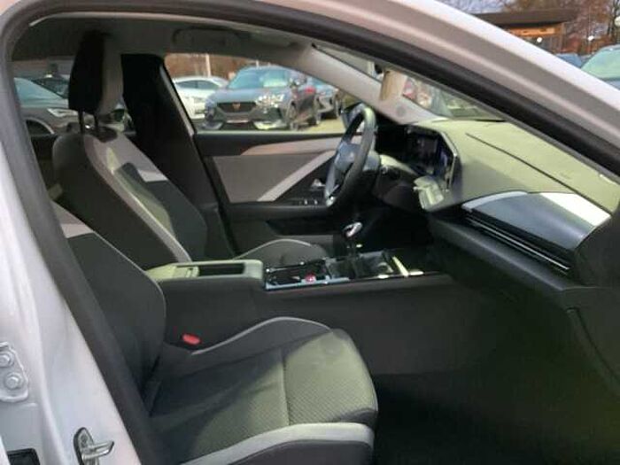 Opel Astra L Sports Tourer 1.2 Turbo Edition NAVI LED