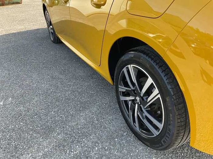 Peugeot 208 1.2 PureTech 100 Allure Pack LED ACC ALU DAB