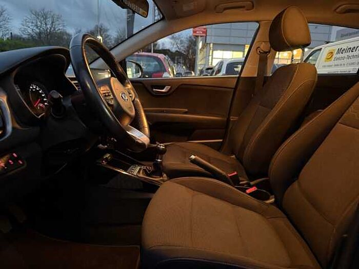 Kia Rio 1.2 Vision NAVI LED AHK