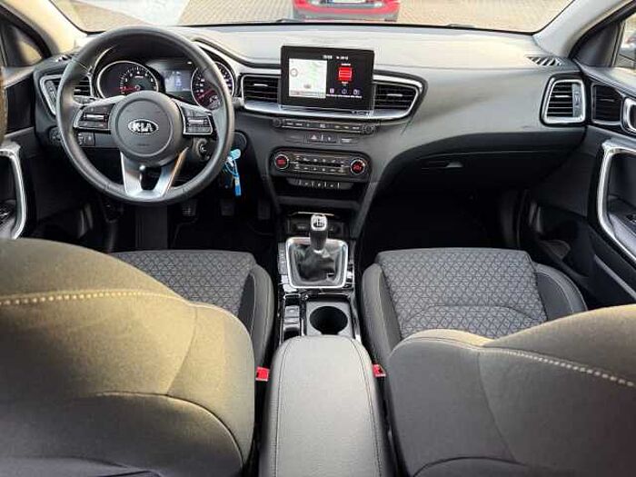 Kia ceed 1.4 T-GDI Spirit NAVI-PAKET BI-LED 17Z-ALU cee'd