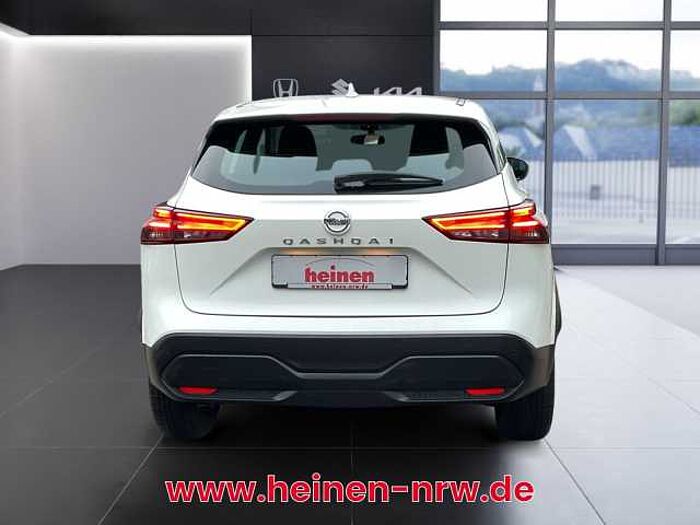 Nissan Qashqai 1.3 DIG-T MHEV Visia ACC+LED+PDC+SpurW
