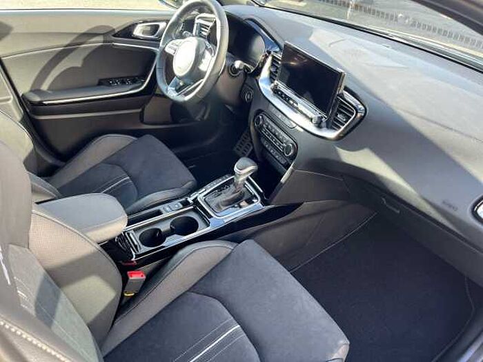 Kia ceed 1.5 GT LINE DCT NAVI LEDER TECHNIK GLASDACH cee'd