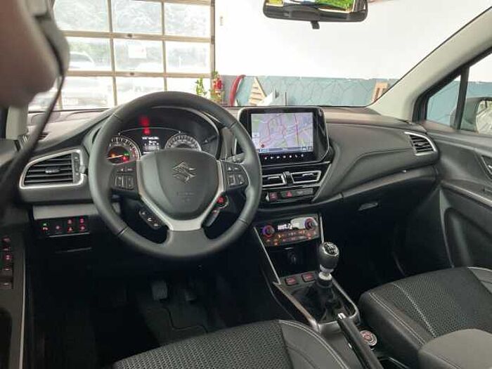 Suzuki SX4 S-CROSS 1.4 COMFORT PLUS NAVI LEDER PANORAMA ALLGRIP