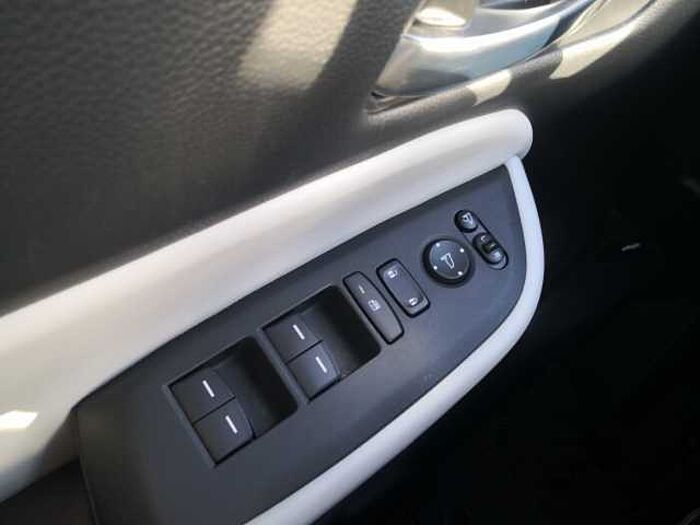 Honda Jazz 1.5 Executive E-CVT NAVI LED ACC PDC