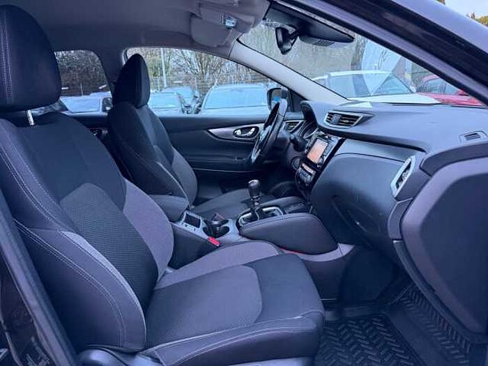 Nissan Qashqai 1.2 DIG-T Visia LED+PDC+LM+BT+NAVI