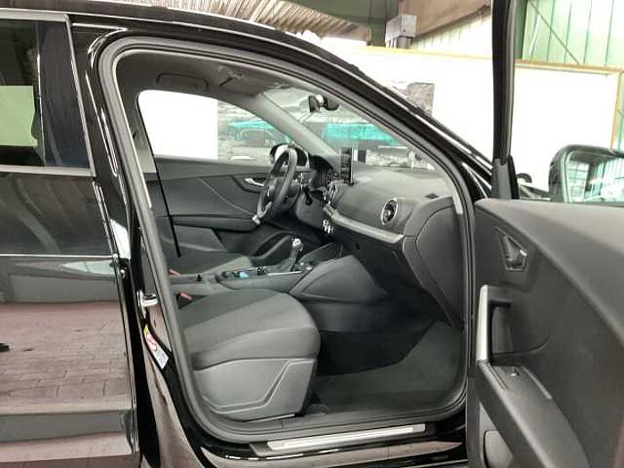 Audi Q2 35 TFSI S tronic advanced TEMPOMAT+PDC