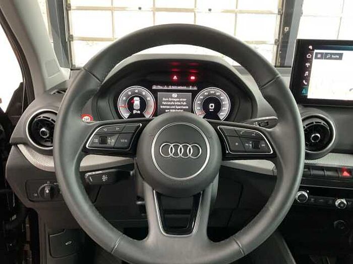 Audi Q2 35 TFSI S tronic advanced TEMPOMAT+PDC