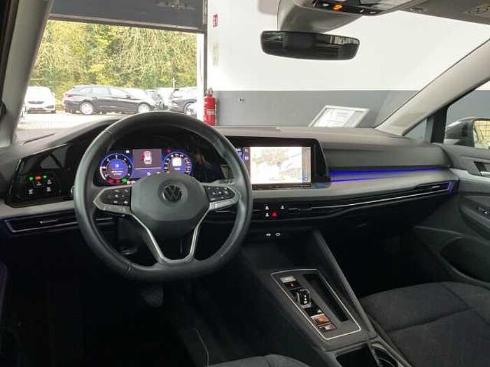 Volkswagen Golf VIII Variant 2.0 TDI DSG Life LED+NAVI+AHK