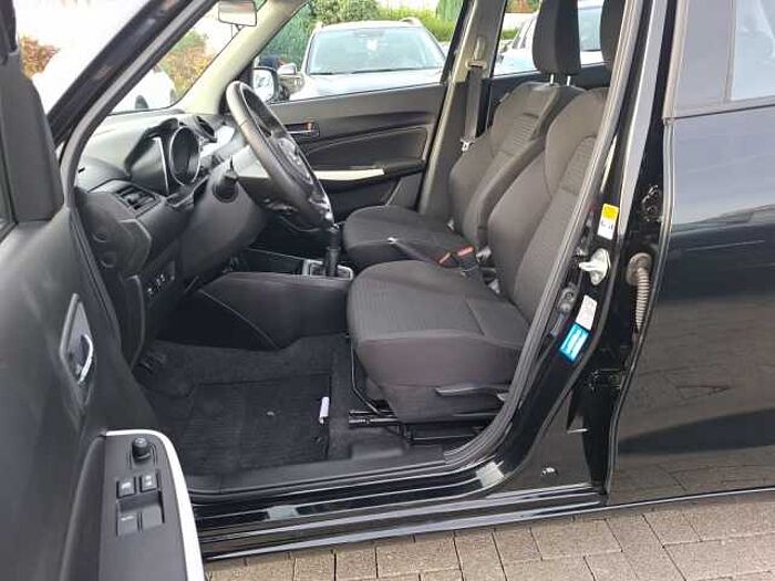 Suzuki Swift 1.2 Dualjet SHVS Club LED ACC KLIMA