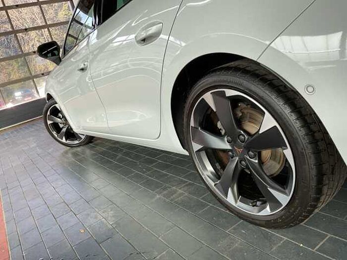 CUPRA Leon 1.5 TSI eTSI DSG LED+NAVI+KAMERA+ACC+KESSY Basis