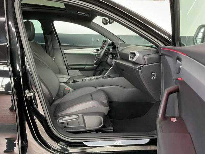 SEAT Leon Sportstourer FR 1.5 eTSI DSG NAVI LED PANO