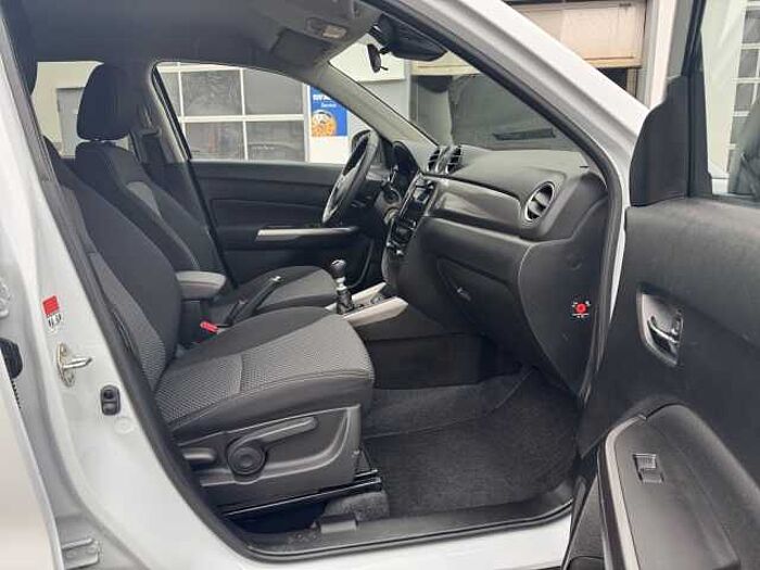 Suzuki Vitara 1.4 Comfort Hybrid NAVI+RÜCKFAHRKAMERA+DAB