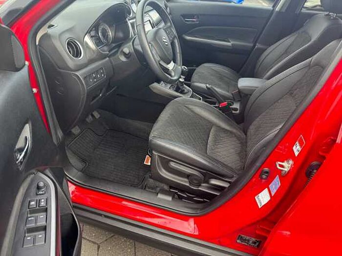 Suzuki Vitara 1.4 Comfort Plus RÜCKFAHRKAMERA+PDC+NAVI Comfort+
