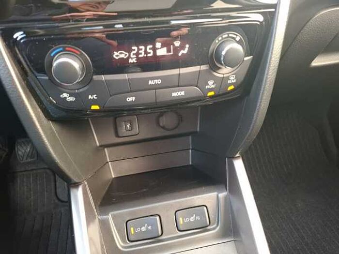 Suzuki VITARA 1.4 COMFORT PLUS+ NAVI PANORAMADACH DAB PLUS +