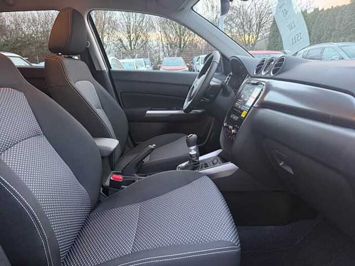 Suzuki VITARA 1.4 COMFORT HYBRID ACC+LED+Navi+SHZ+LM