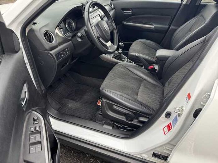 Suzuki Vitara 1.4 Comfort PLUS RÜCKFAHRKAMERA+PDC+NAVI Comfort+
