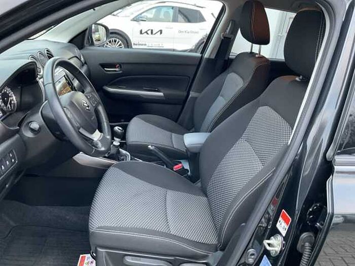 Suzuki Vitara 1.4 Comfort Plus RÜCKFAHRKAMERA+PDC+NAVI Comfort+