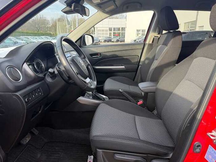 Suzuki Vitara 1.4 Comfort A/T HYBRID ACC+LED+Navi+SHZ+LM