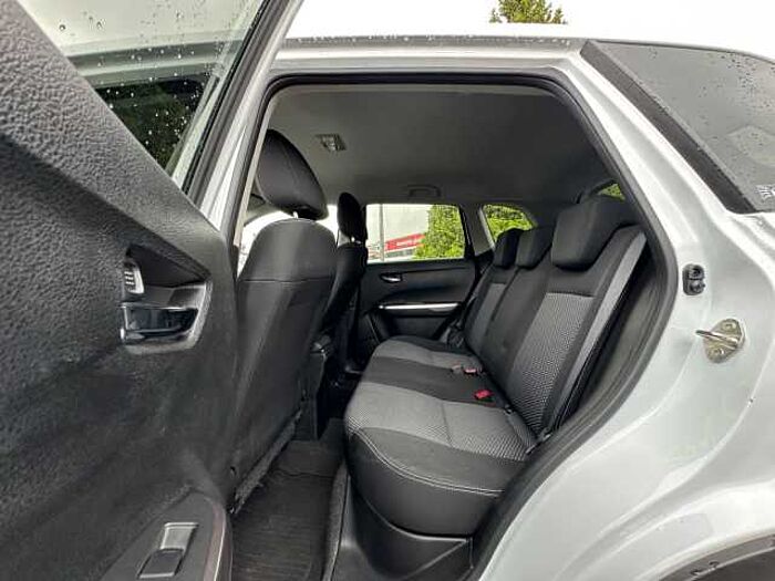 Suzuki Vitara 1.4 Comfort RÜCKFAHRKAMERA+NAVI+DAB-RADIO