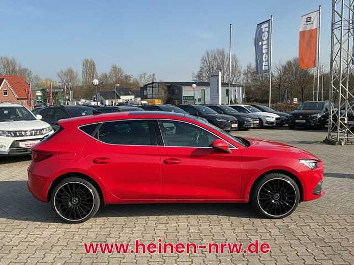 SEAT Leon 1.5 eTSI DSG Xcellence NAVI LED PANO