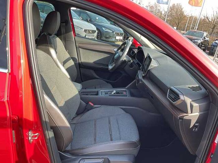 SEAT Leon 1.5 eTSI DSG Xcellence NAVI LED PANO