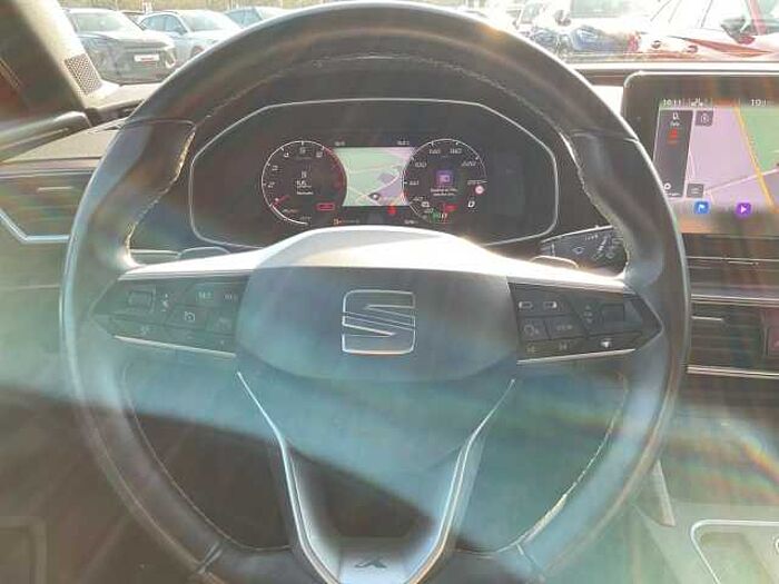 SEAT Leon 1.5 eTSI DSG Xcellence NAVI LED PANO