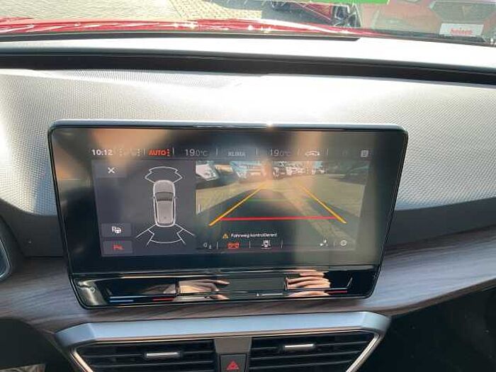 SEAT Leon 1.5 eTSI DSG Xcellence NAVI LED PANO