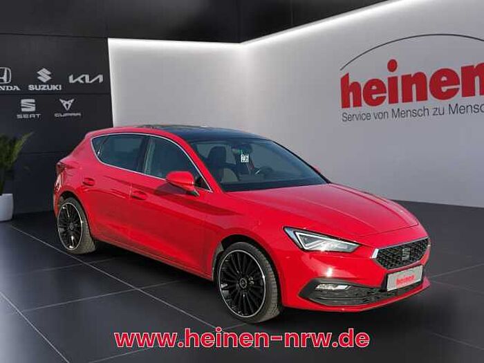 SEAT Leon 1.5 eTSI DSG Xcellence NAVI LED PANO