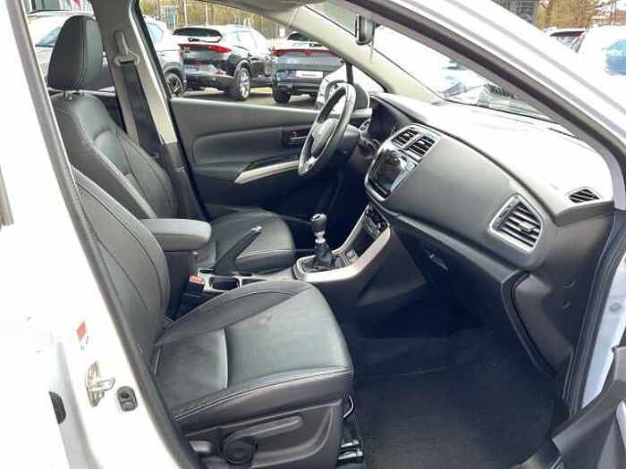 Suzuki SX4 S-Cross 1.4 Comfort+ Allgrip NAVI LED PANO